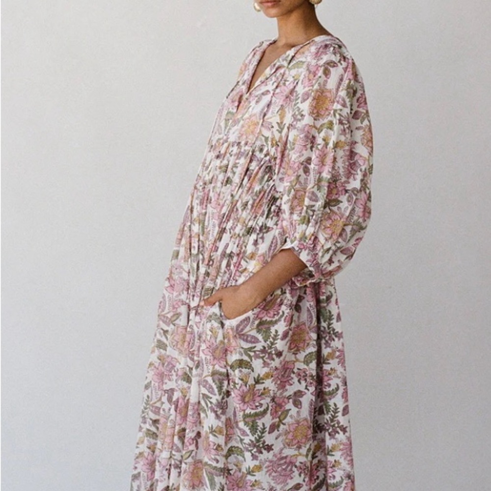 Daughters of India NEVER WORN midi dress. Floral print